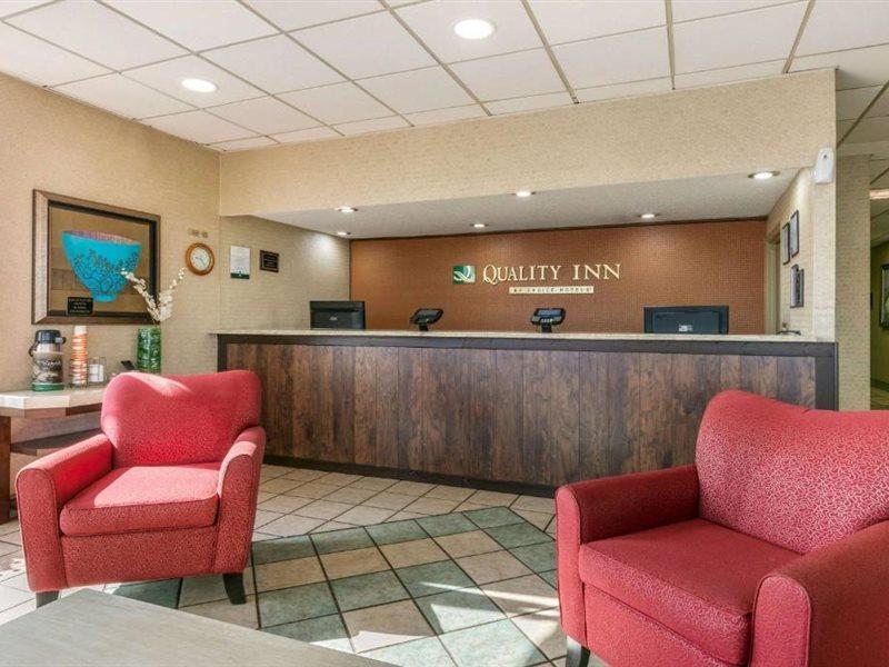 Quality Inn Manchester Exteriör bild